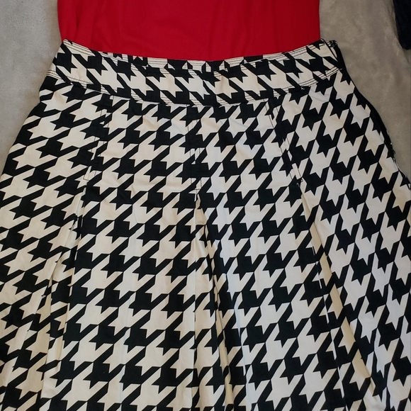 Houndstooth Skirt - Picture 1 of 6